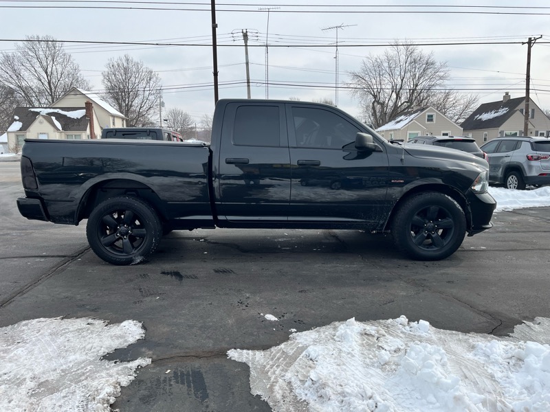 RAM 1500 Tradesman Quad Cab 4WD 2016