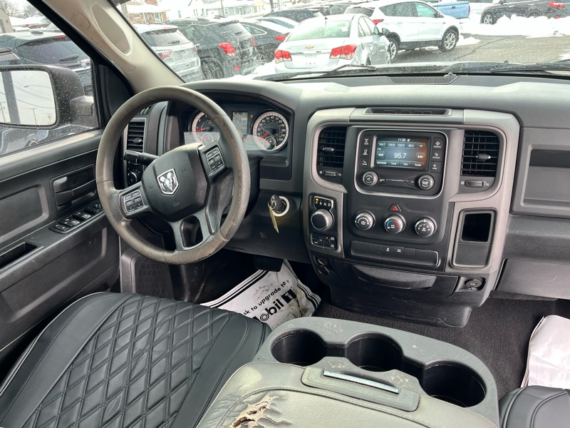 RAM 1500 Tradesman Quad Cab 4WD 2016