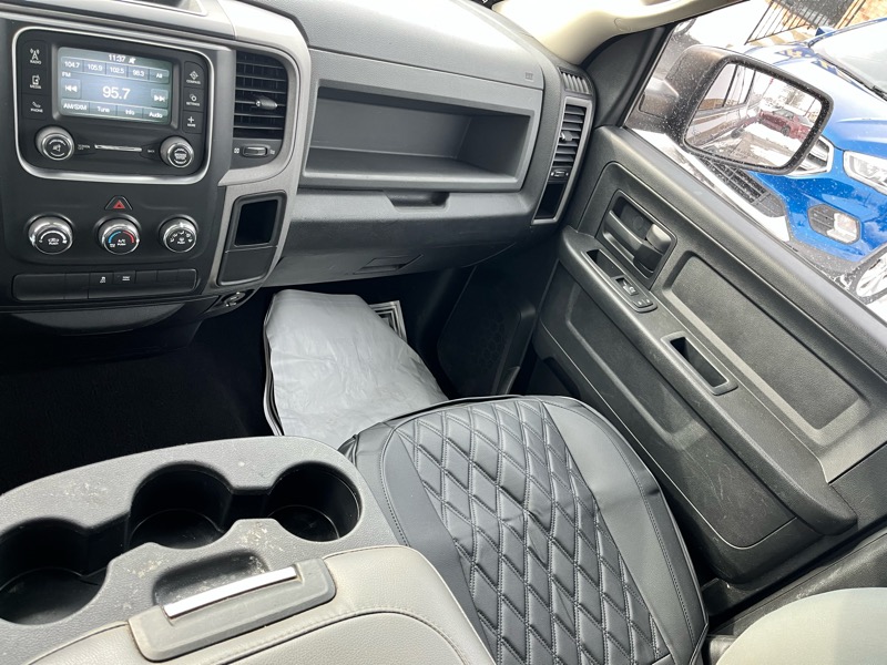 RAM 1500 Tradesman Quad Cab 4WD 2016