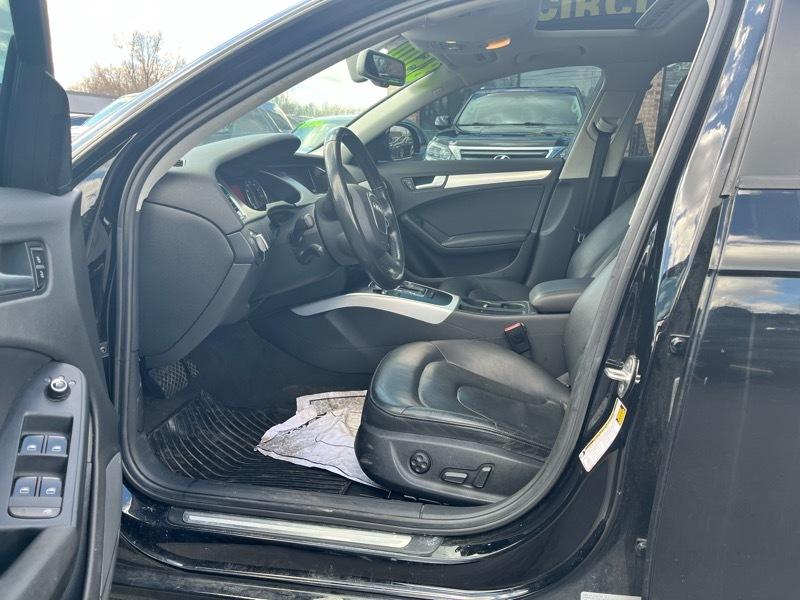 Audi A4 2.0T Sedan quattro Tiptronic 2012