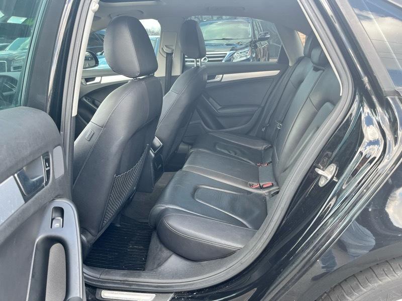 Audi A4 2.0T Sedan quattro Tiptronic 2012