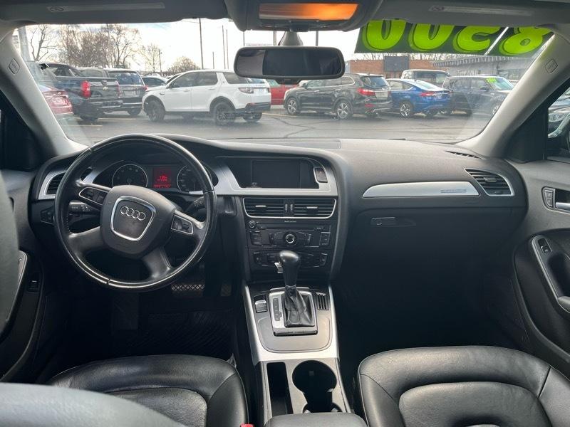 Audi A4 2.0T Sedan quattro Tiptronic 2012