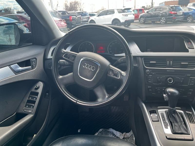 Audi A4 2.0T Sedan quattro Tiptronic 2012