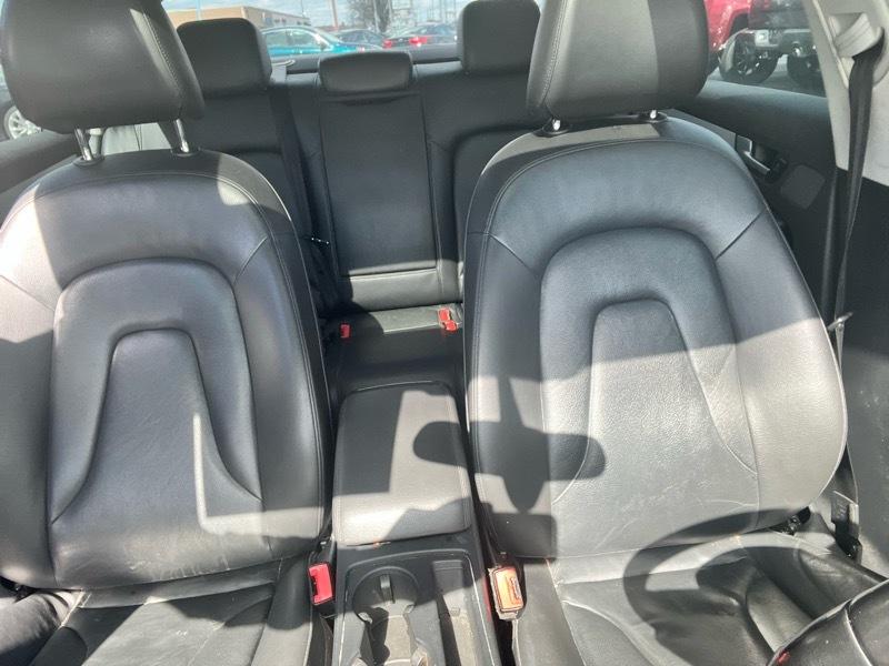 Audi A4 2.0T Sedan quattro Tiptronic 2012