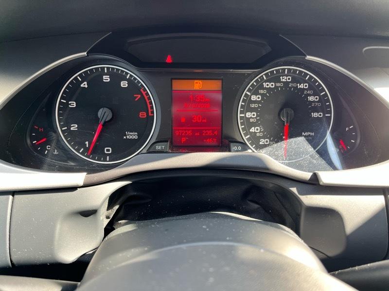 Audi A4 2.0T Sedan quattro Tiptronic 2012