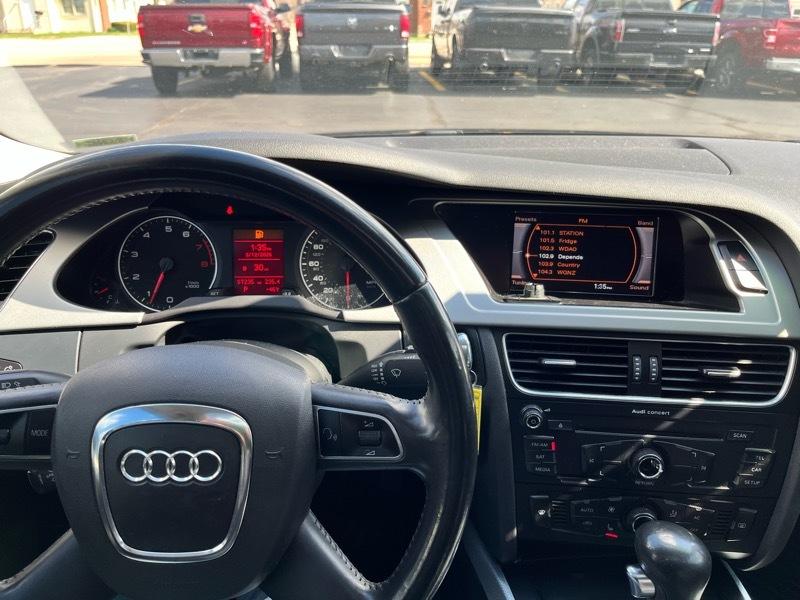 Audi A4 2.0T Sedan quattro Tiptronic 2012