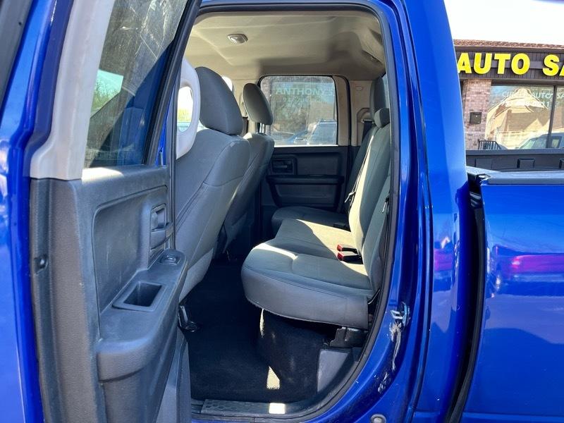 RAM 1500 4WD Crew Cab 140.5" Big Horn 2017