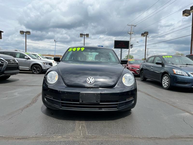 Volkswagen Beetle 2.5L w/Sunroof Sound & Nav 2012
