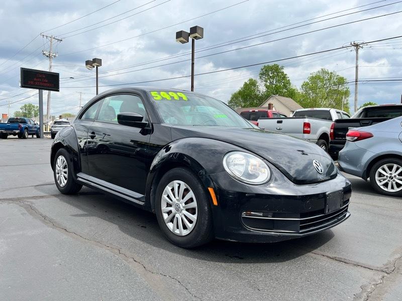 Volkswagen Beetle 2.5L w/Sunroof Sound & Nav 2012