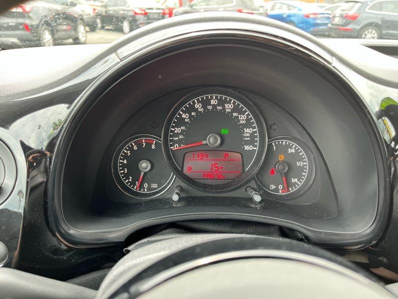 Volkswagen Beetle 2.5L w/Sunroof Sound & Nav 2012