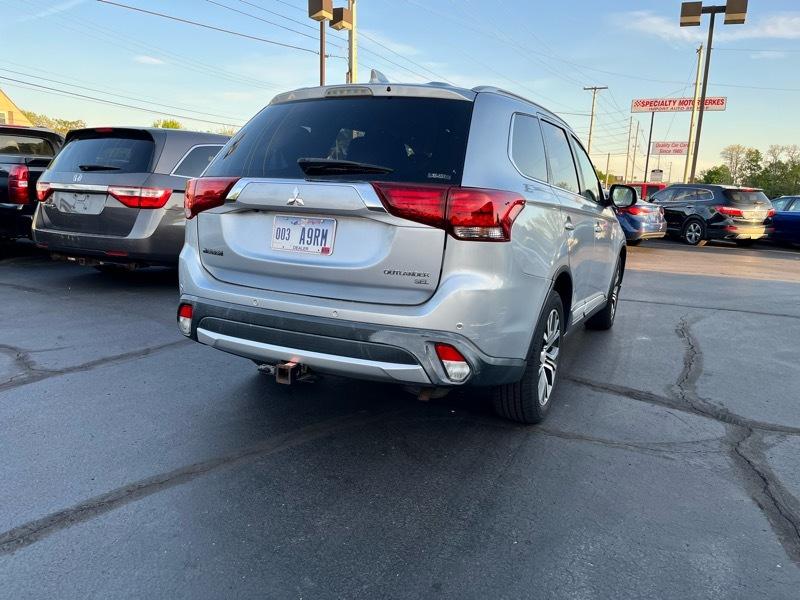 Mitsubishi Outlander SEL AWD 2017