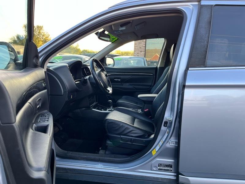 Mitsubishi Outlander SEL AWD 2017