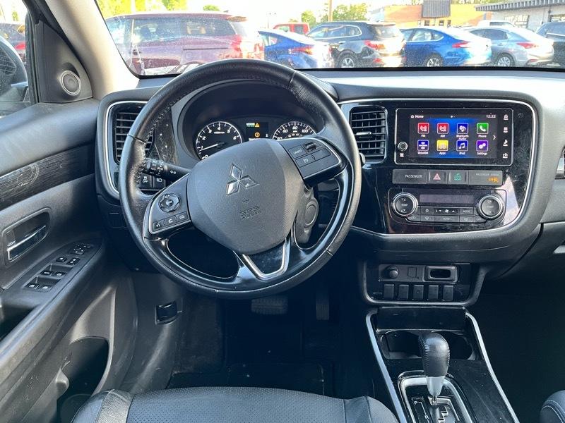 Mitsubishi Outlander SEL AWD 2017
