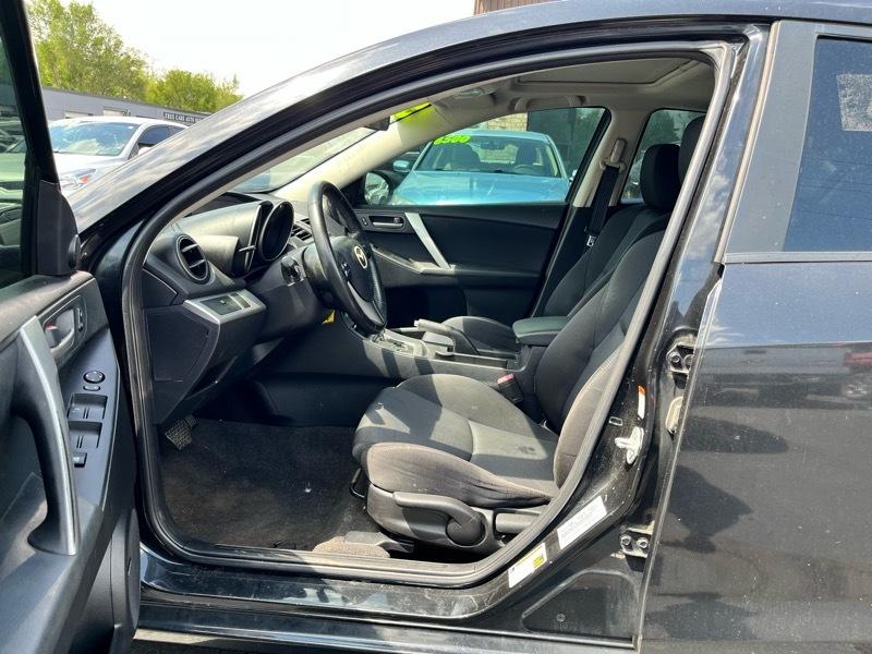 Mazda MAZDA3 s Sport 4-Door 2011