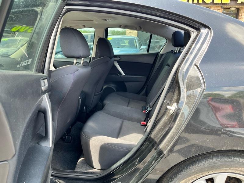 Mazda MAZDA3 s Sport 4-Door 2011