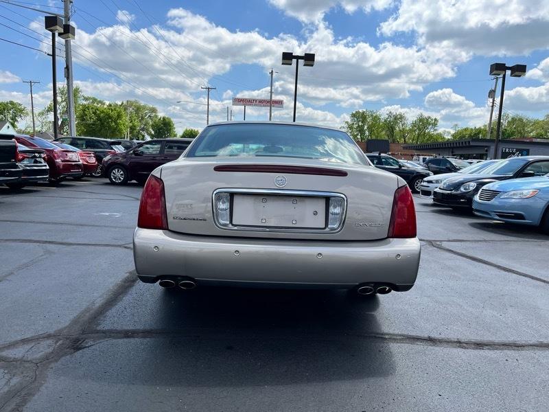 Cadillac DeVille Sedan 2002