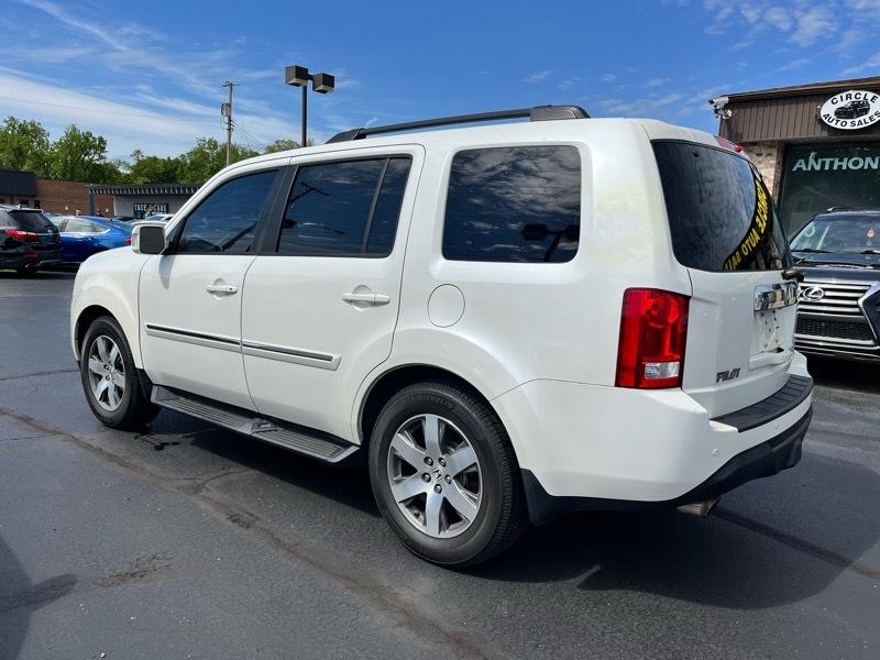 Honda Pilot Touring 4WD 5-Spd AT with DVD 2015