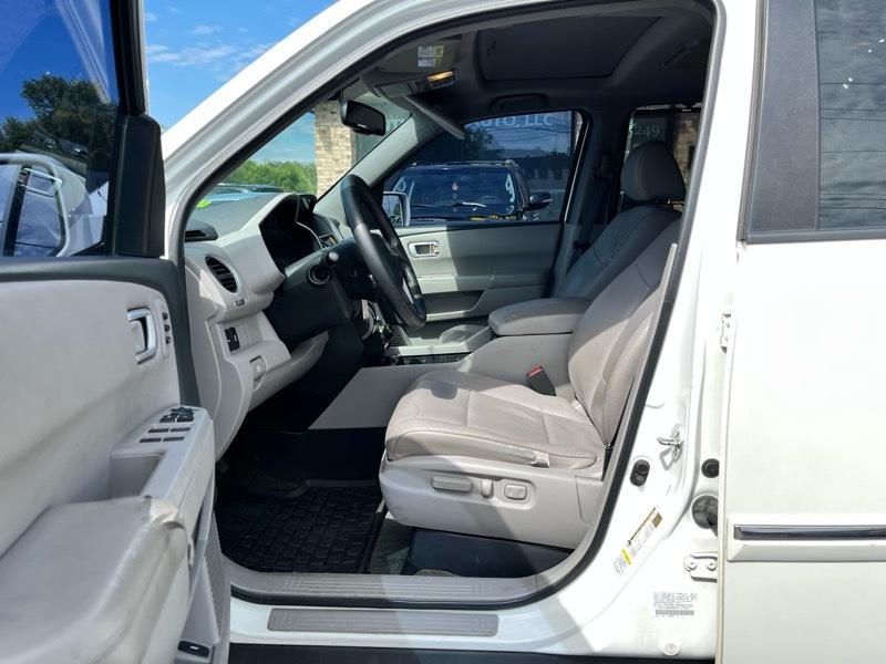 Honda Pilot Touring 4WD 5-Spd AT with DVD 2015