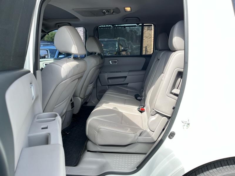 Honda Pilot Touring 4WD 5-Spd AT with DVD 2015