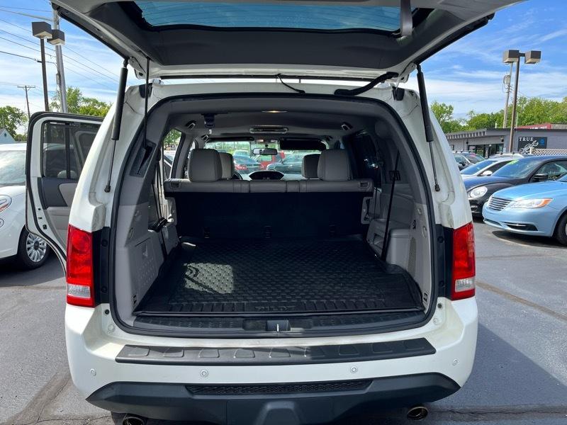 Honda Pilot Touring 4WD 5-Spd AT with DVD 2015