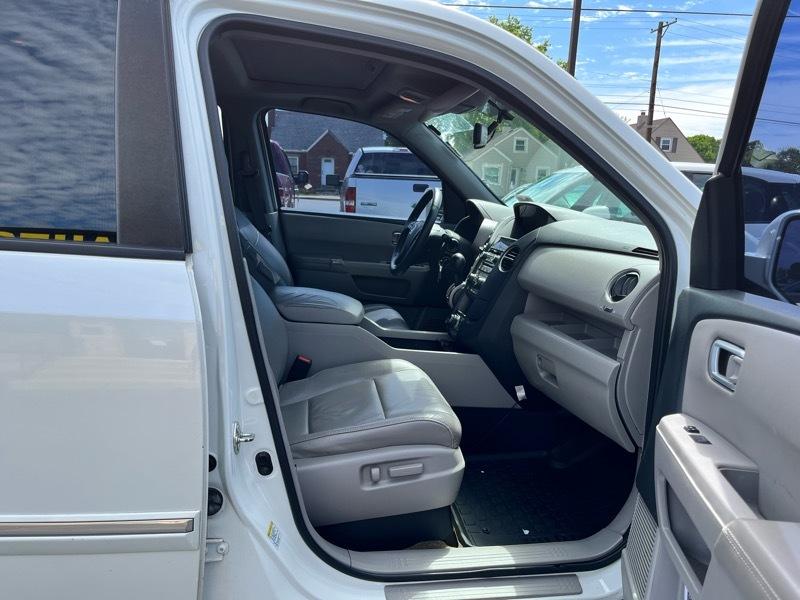 Honda Pilot Touring 4WD 5-Spd AT with DVD 2015