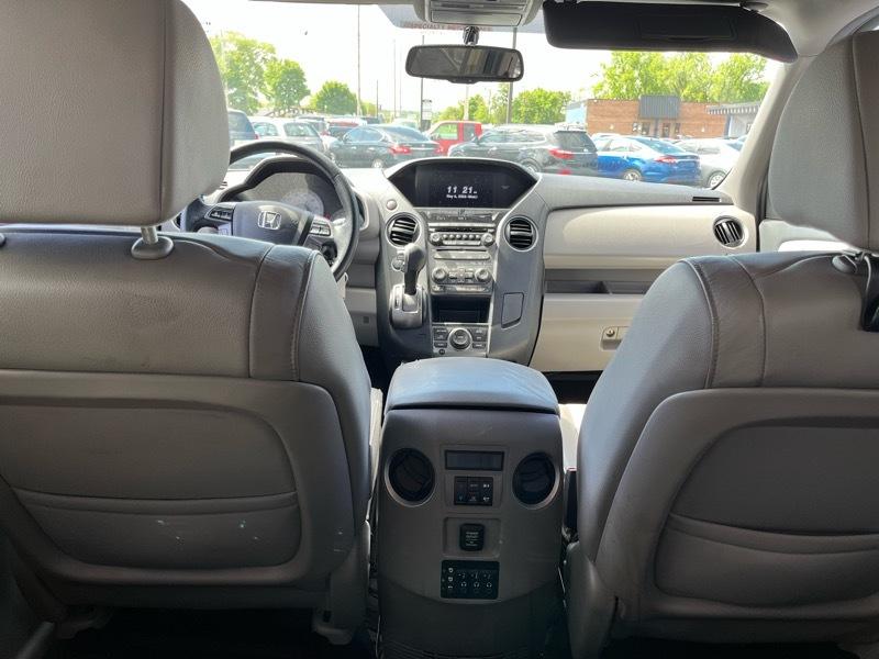 Honda Pilot Touring 4WD 5-Spd AT with DVD 2015