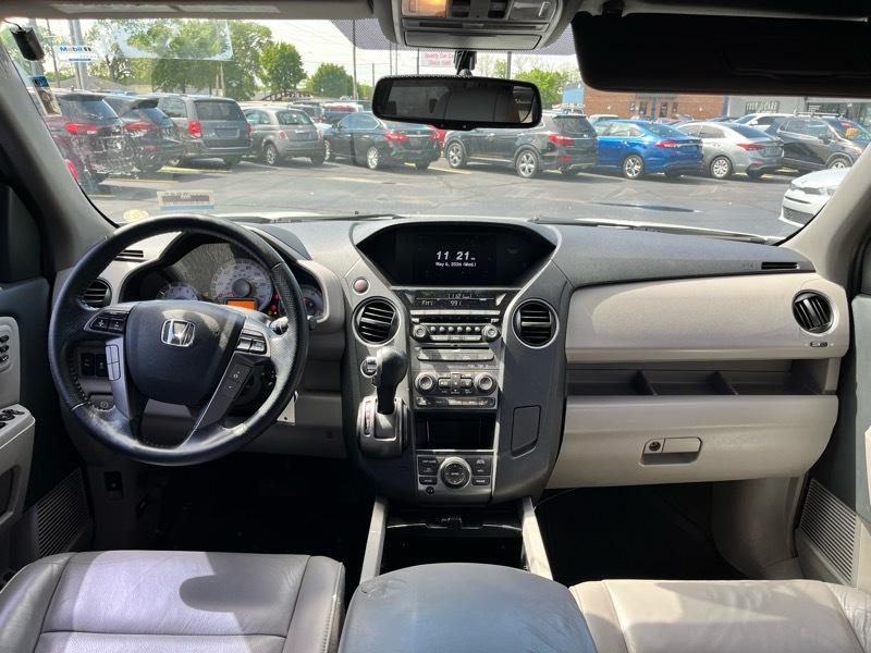 Honda Pilot Touring 4WD 5-Spd AT with DVD 2015