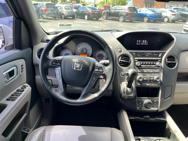 Honda Pilot Touring 4WD 5-Spd AT with DVD 2015