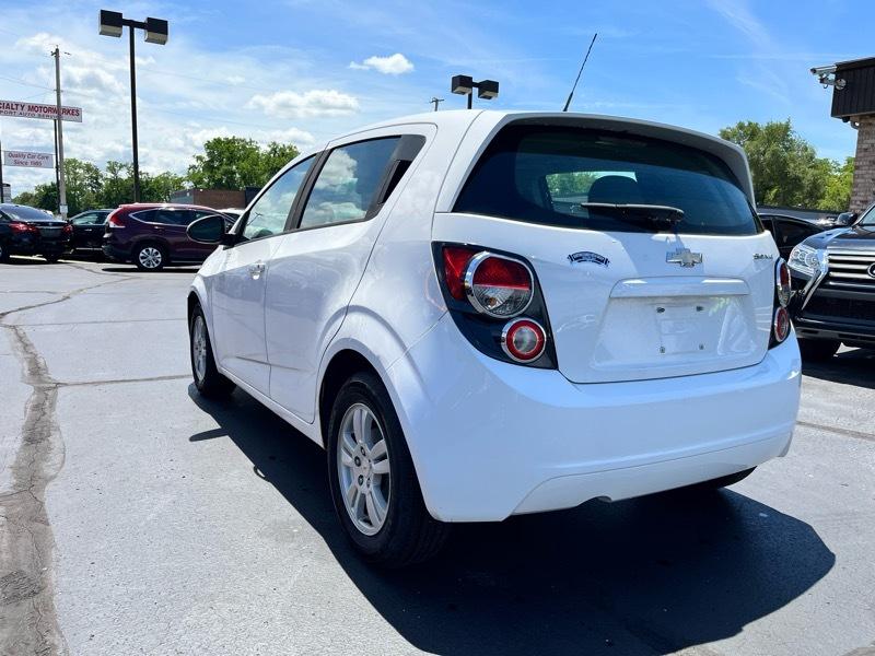 Chevrolet Sonic 2LS 5-Door 2012