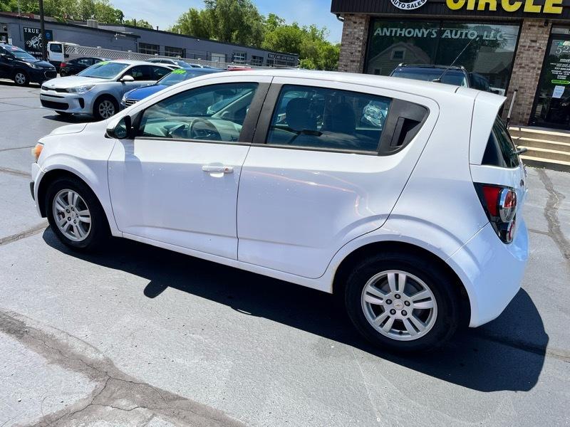 Chevrolet Sonic 2LS 5-Door 2012