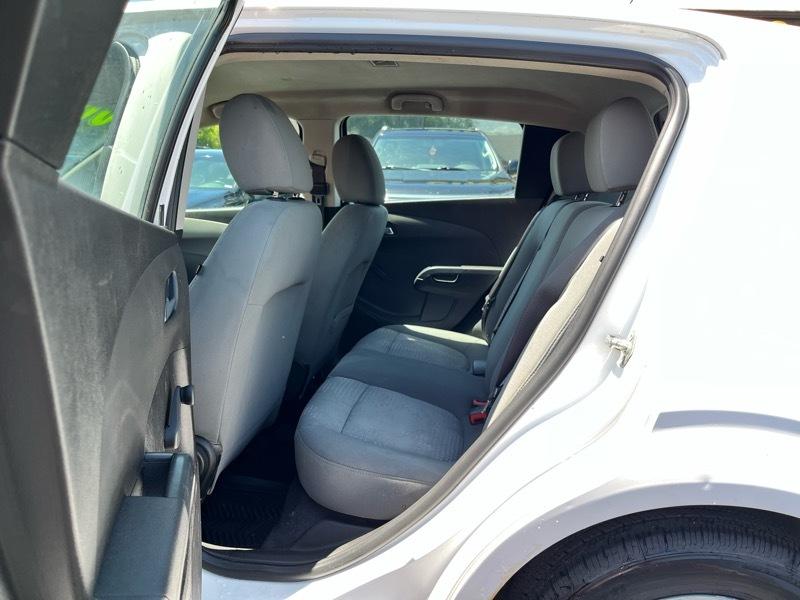 Chevrolet Sonic 2LS 5-Door 2012
