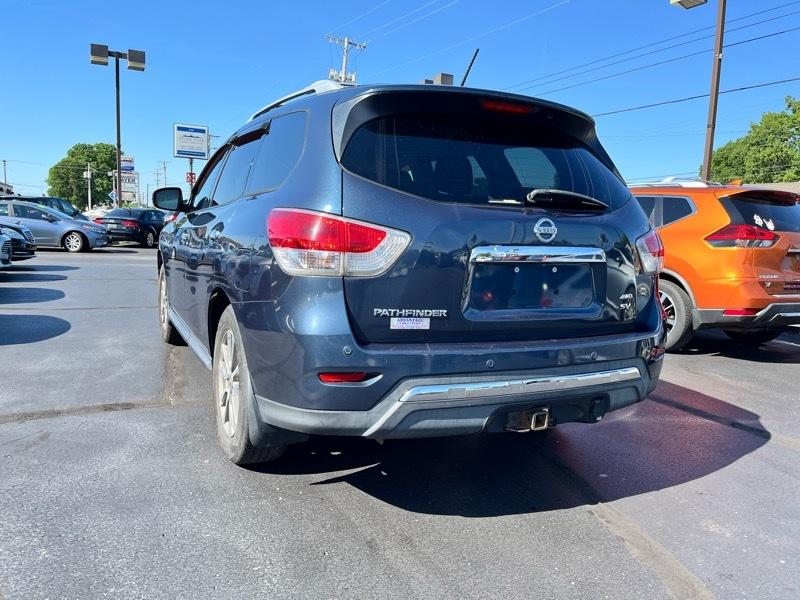 Nissan Pathfinder SV 4WD 2013