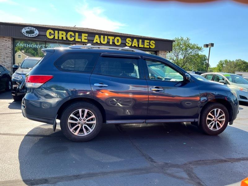 Nissan Pathfinder SV 4WD 2013