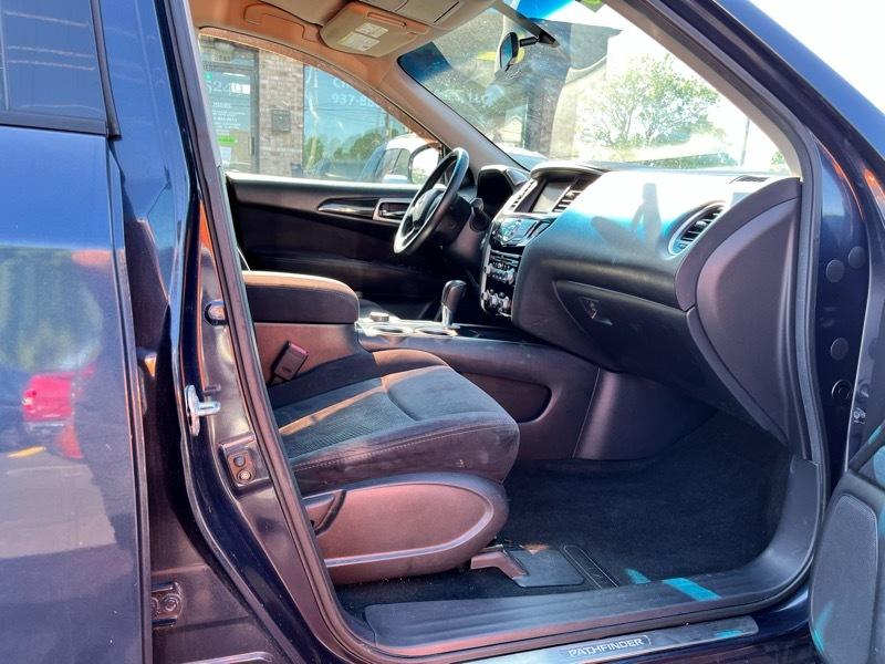 Nissan Pathfinder SV 4WD 2013