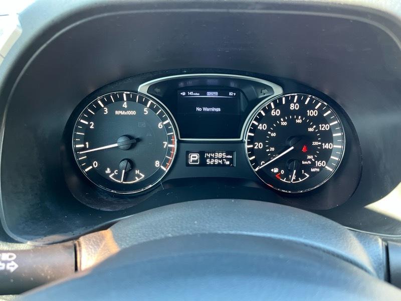 Nissan Pathfinder SV 4WD 2013