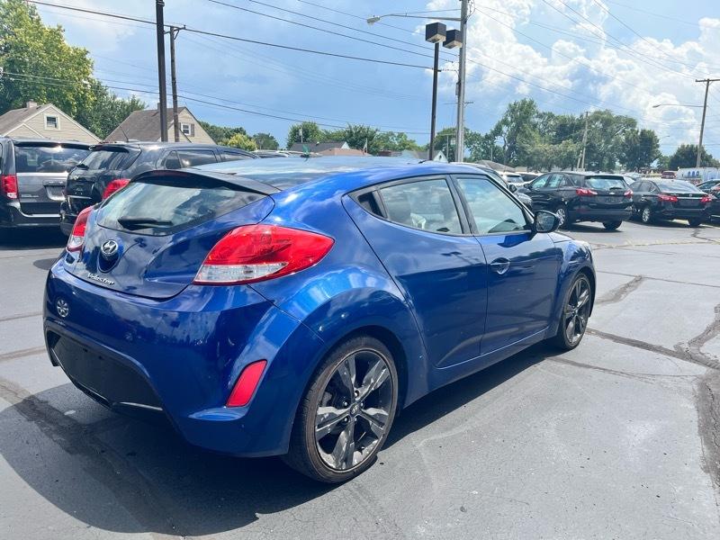 Hyundai Veloster Base 6MT 2017