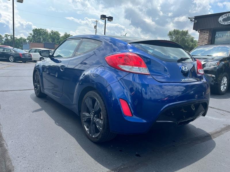 Hyundai Veloster Base 6MT 2017