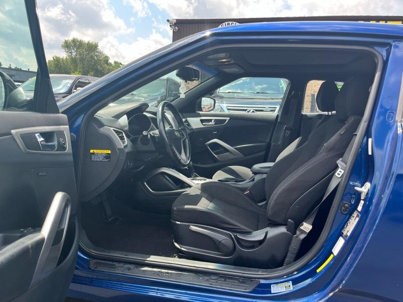 Hyundai Veloster Base 6MT 2017