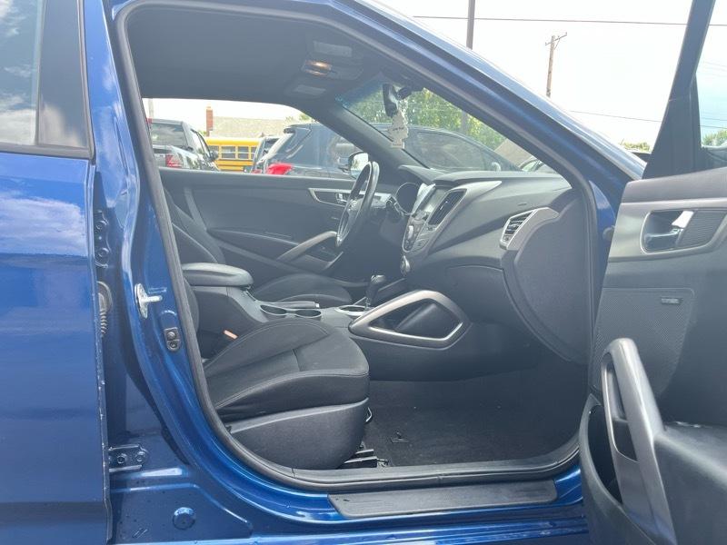 Hyundai Veloster Base 6MT 2017