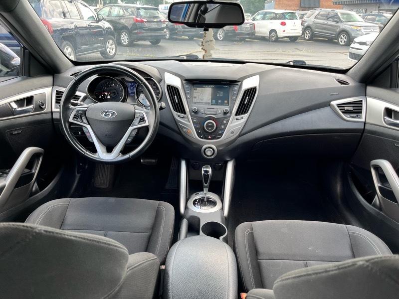 Hyundai Veloster Base 6MT 2017