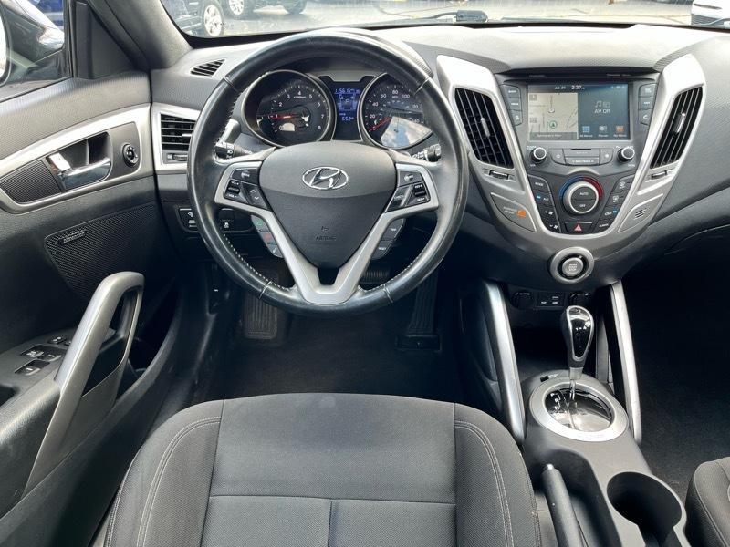 Hyundai Veloster Base 6MT 2017