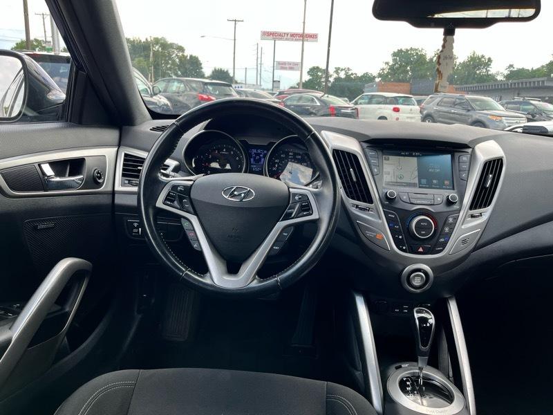 Hyundai Veloster Base 6MT 2017