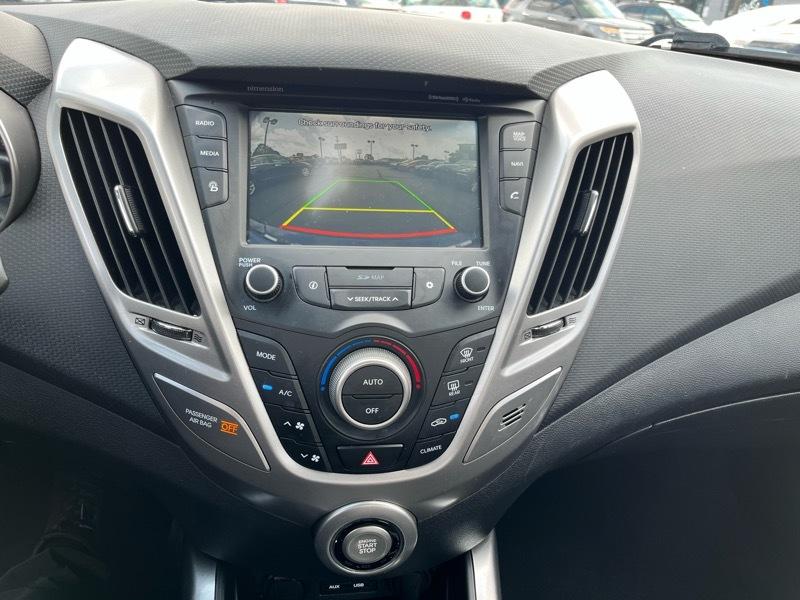 Hyundai Veloster Base 6MT 2017