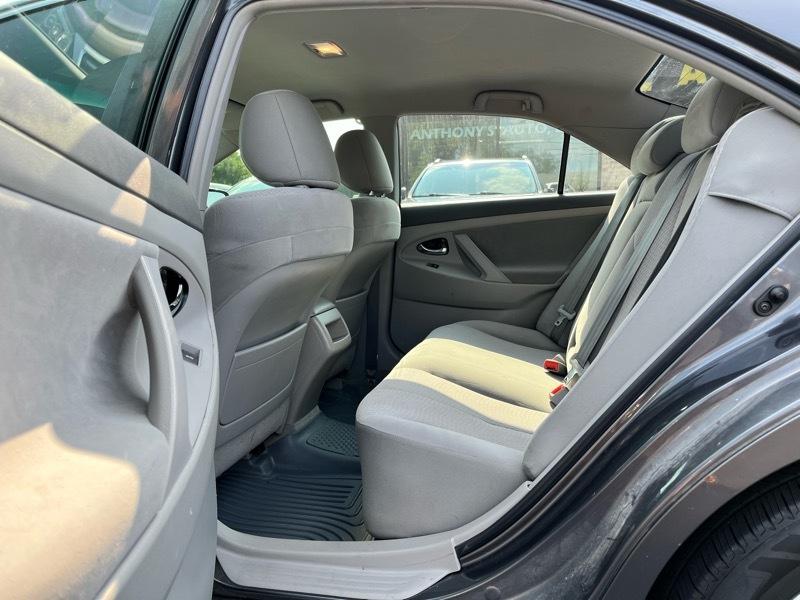 Toyota Camry Base 6-Spd AT 2011