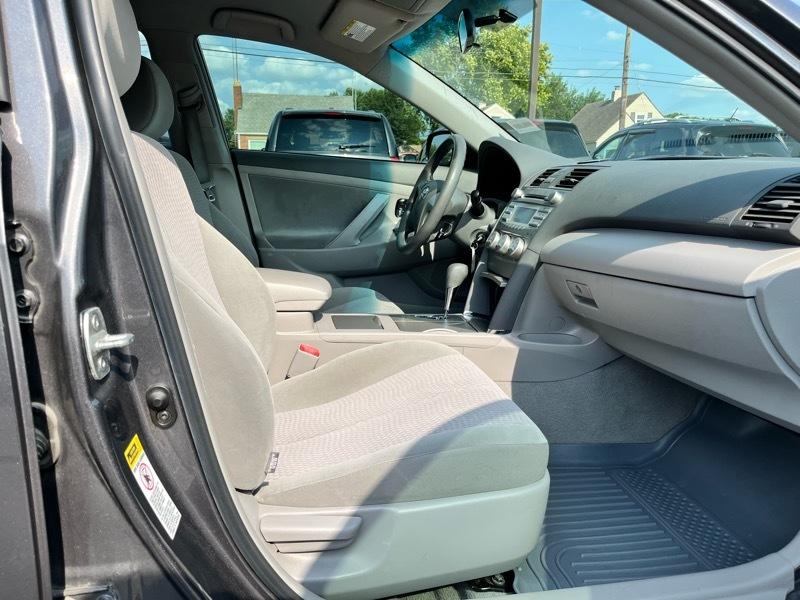 Toyota Camry Base 6-Spd AT 2011