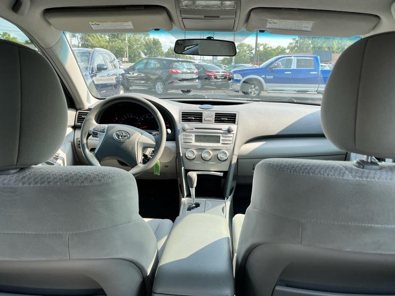Toyota Camry Base 6-Spd AT 2011