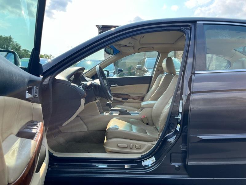Honda Accord EX-L V-6 Sedan AT 2011