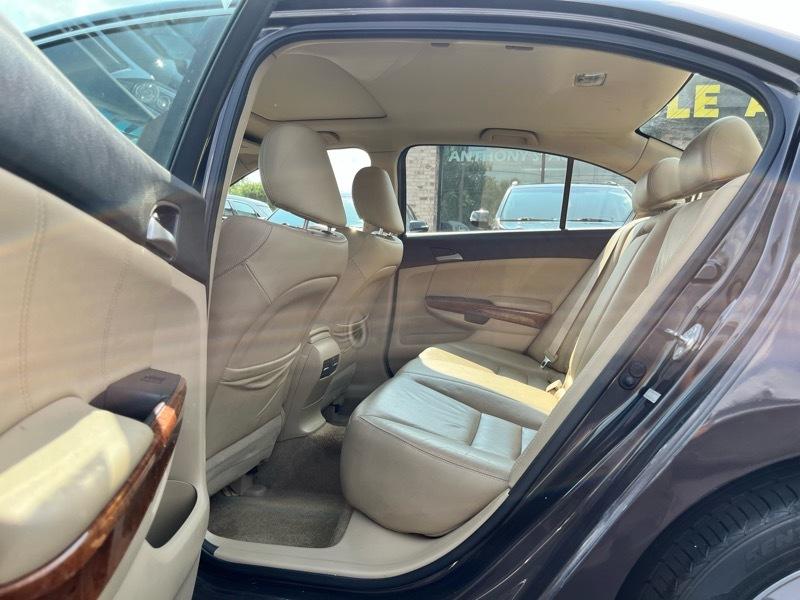 Honda Accord EX-L V-6 Sedan AT 2011