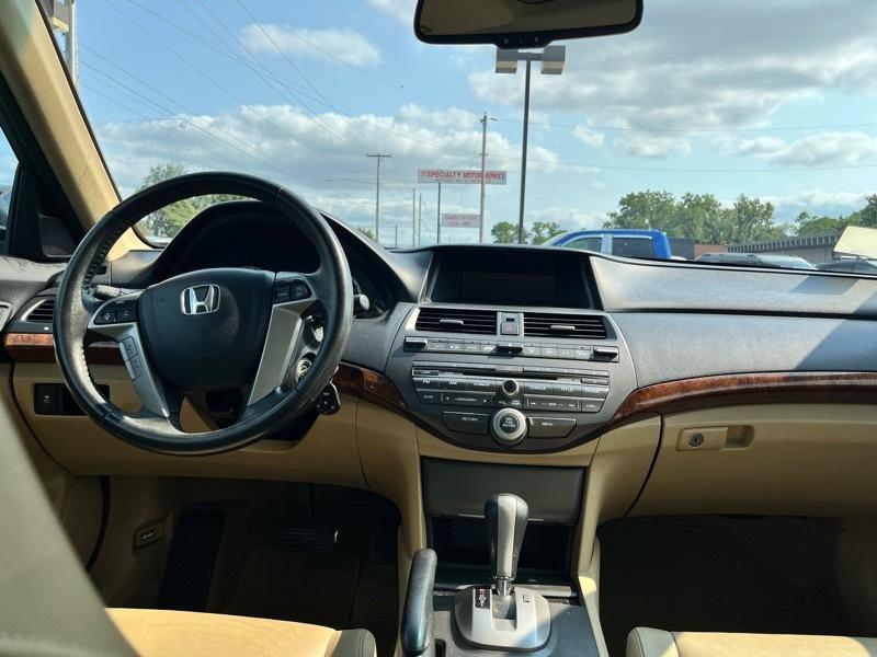 Honda Accord EX-L V-6 Sedan AT 2011
