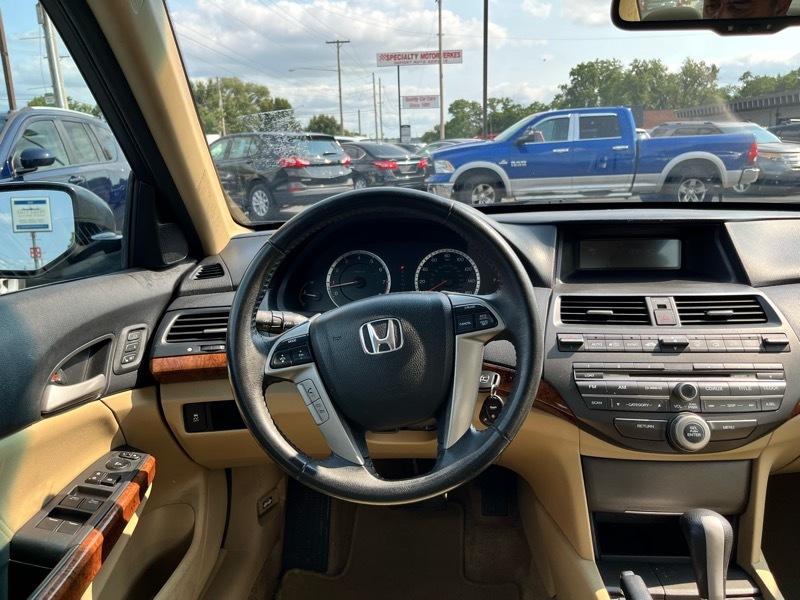 Honda Accord EX-L V-6 Sedan AT 2011